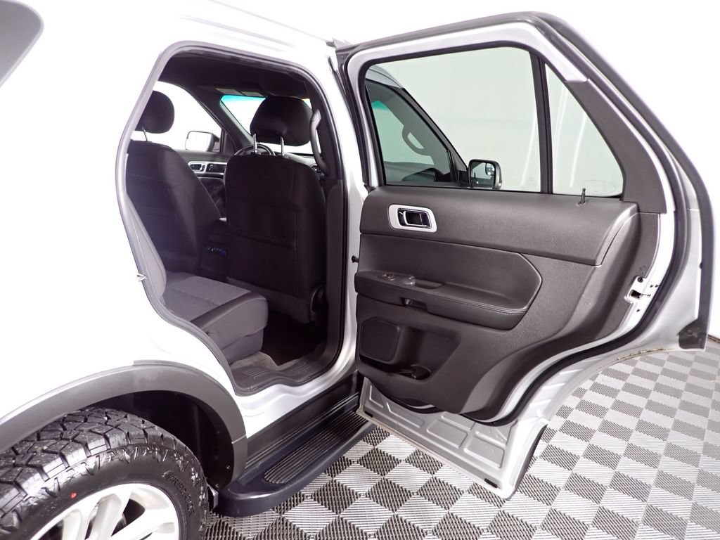 Used 2013 Ford Explorer XLT FWD image 33