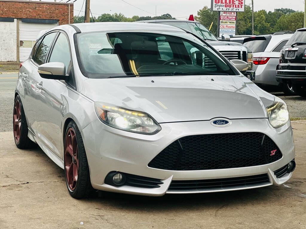 Used 2014 Ford Focus ST w/ Equipment Group 202A image 4