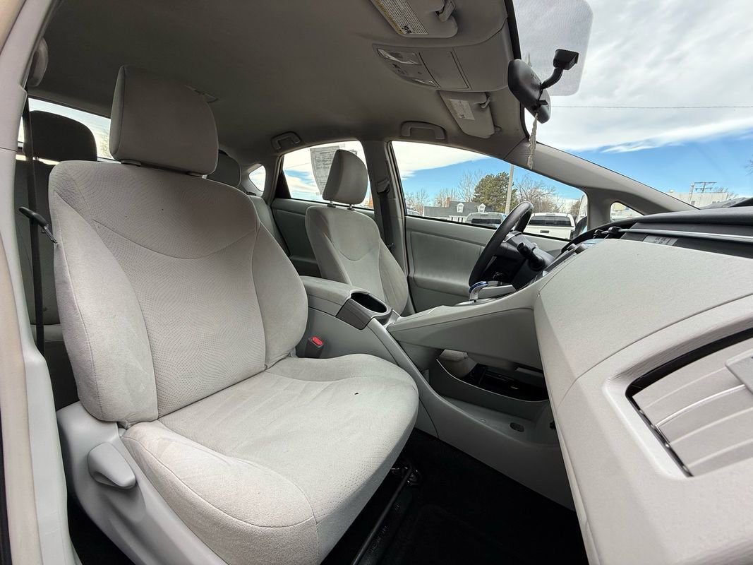 Used 2015 Toyota Prius Three image 34