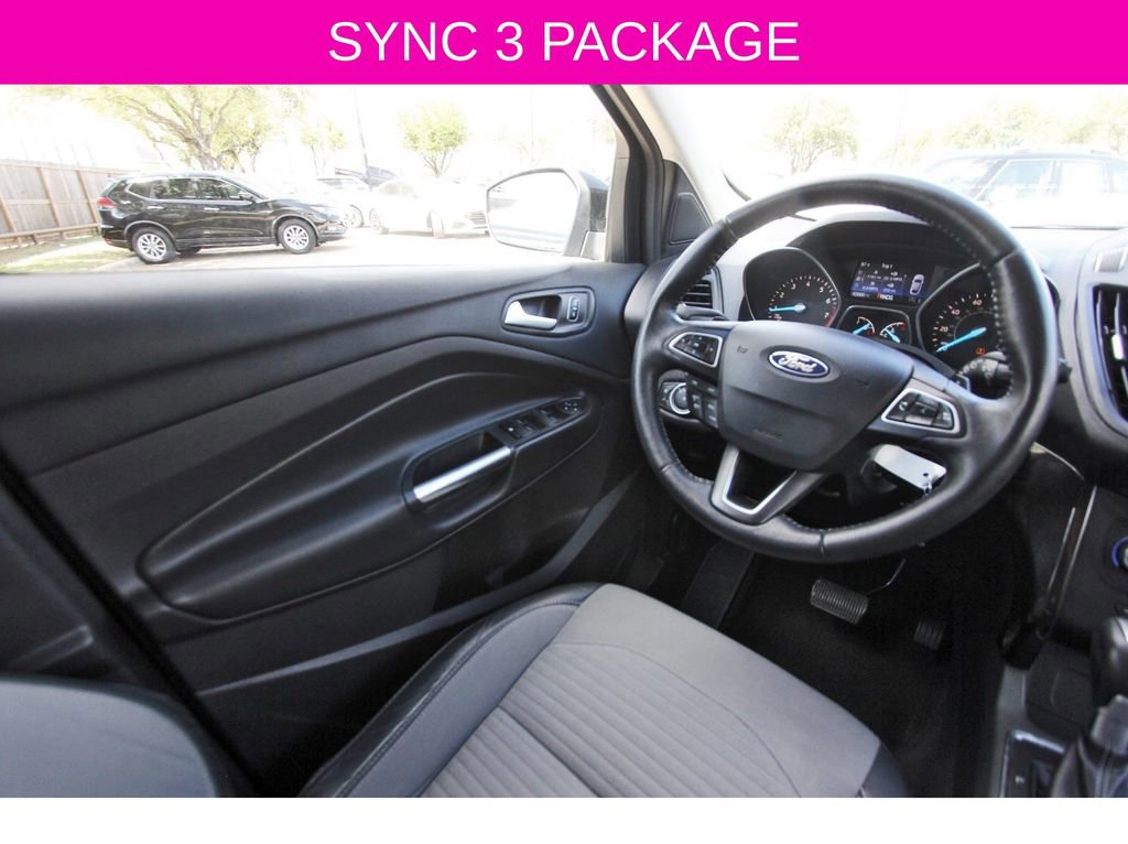 Used 2018 Ford Escape SE w/ SE Sport Appearance Package FWD image 9