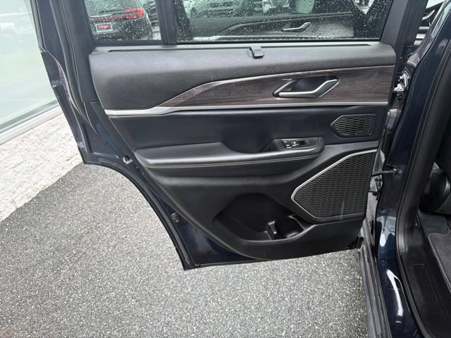 Used 2022 Jeep Grand Cherokee Limited 4xe w/ Luxury Tech Group II AWD/4WD image 15
