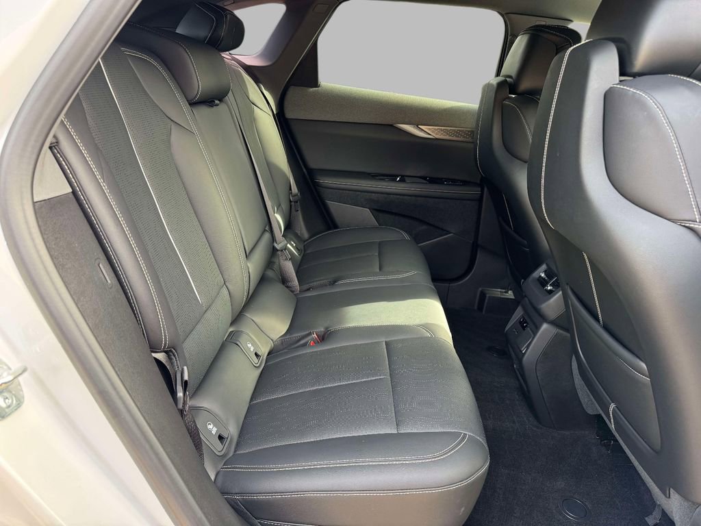 Used 2025 Cadillac Optiq Luxury 2 w/ LPO, Floor Liner Package AWD/4WD image 18