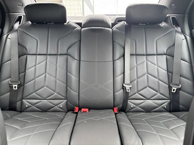 Certified 2024 BMW i7 eDrive50 w/ M Sport Package RWD image 24