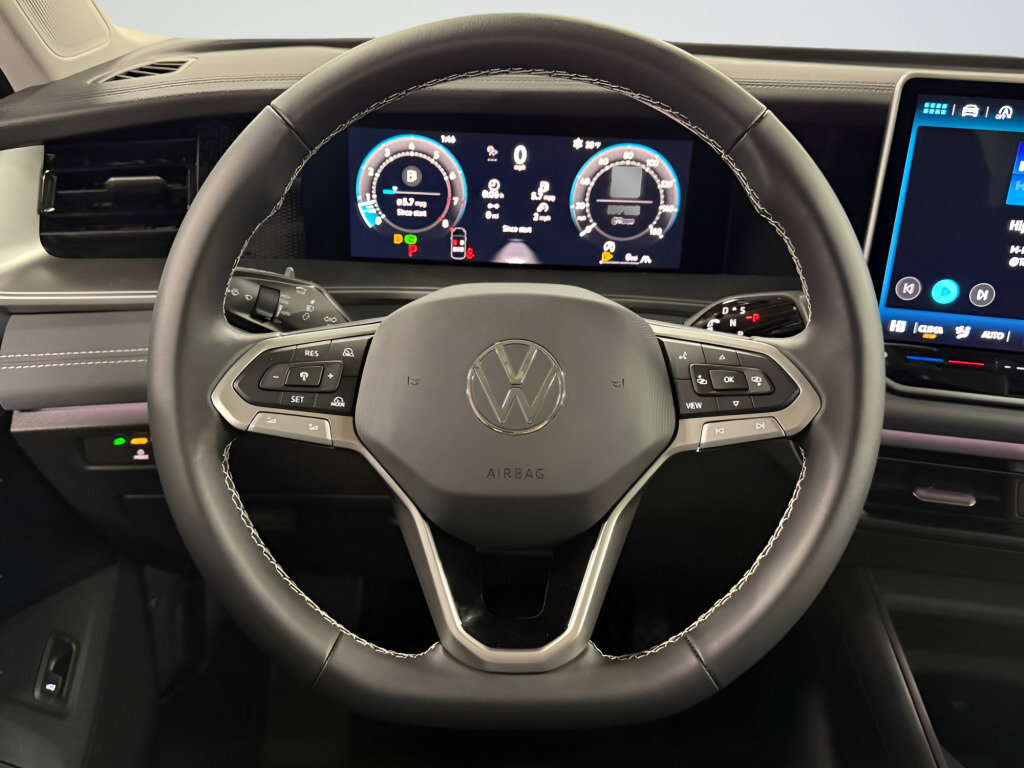 New 2026 Volkswagen Tiguan SE AWD/4WD image 11