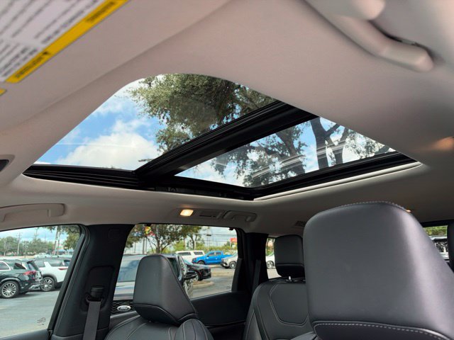 Used 2023 INFINITI QX60 Luxe w/ Performance Audio Package FWD image 38
