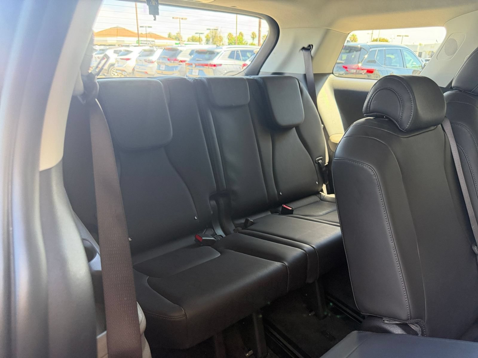 Used 2026 Kia Carnival FWD image 31
