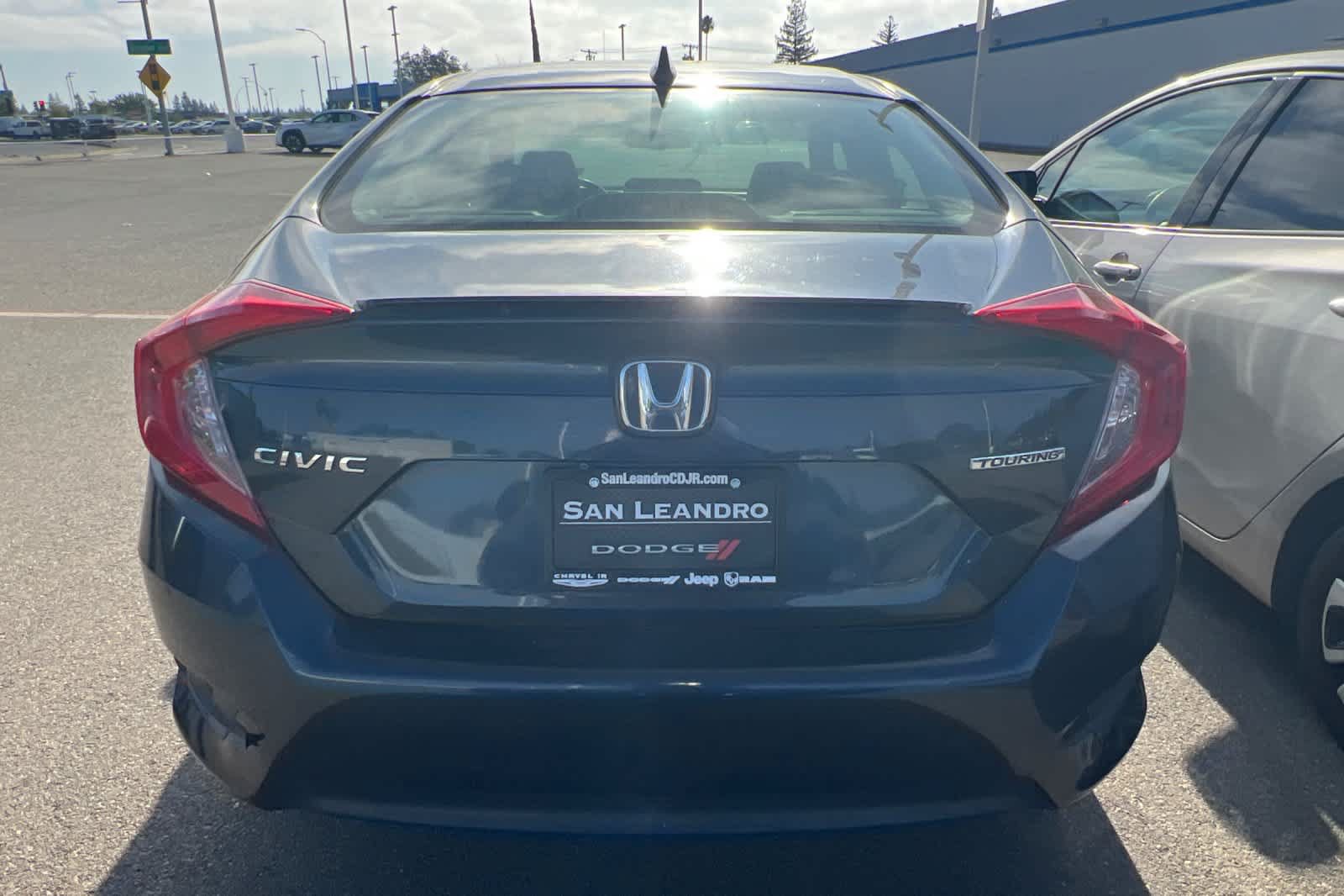 Used 2017 Honda Civic Touring image 5