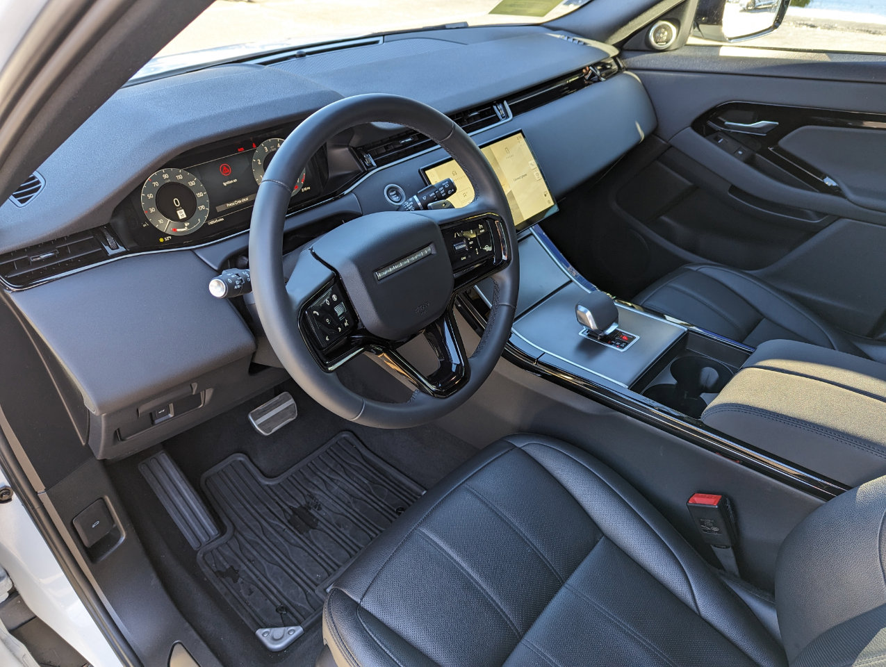 Used 2024 Land Rover Range Rover Evoque Dynamic SE image 13