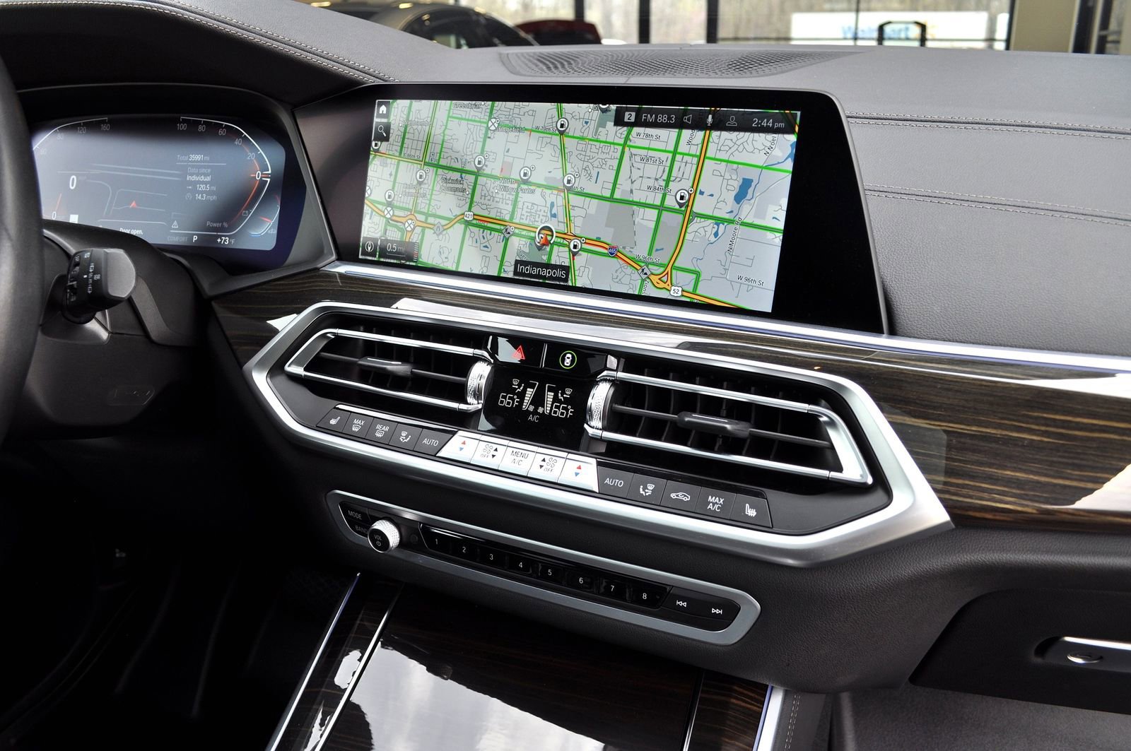 Used 2023 BMW X5 xDrive40i w/ Parking Assistance Package AWD/4WD image 38