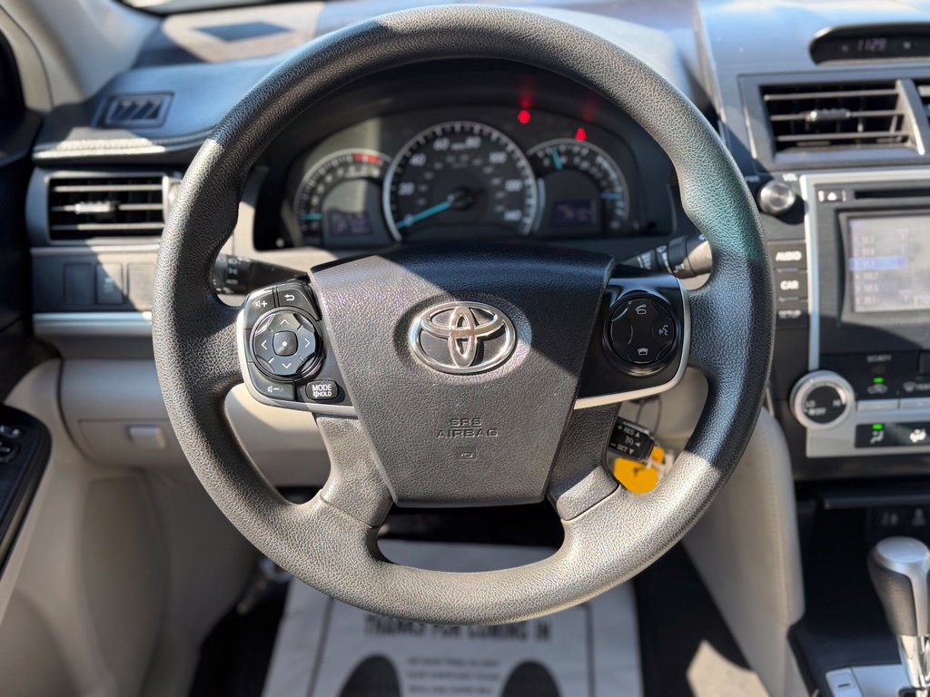 Used 2014 Toyota Camry LE FWD image 27