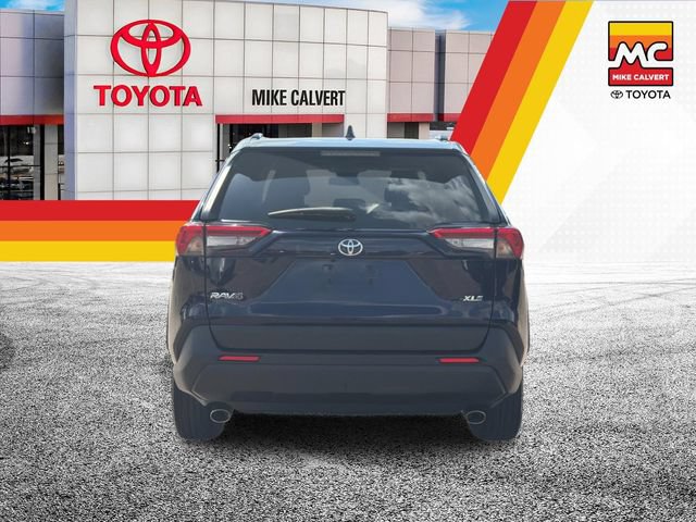 Used 2020 Toyota RAV4 XLE w/ Carpet Mat Package FWD image 4