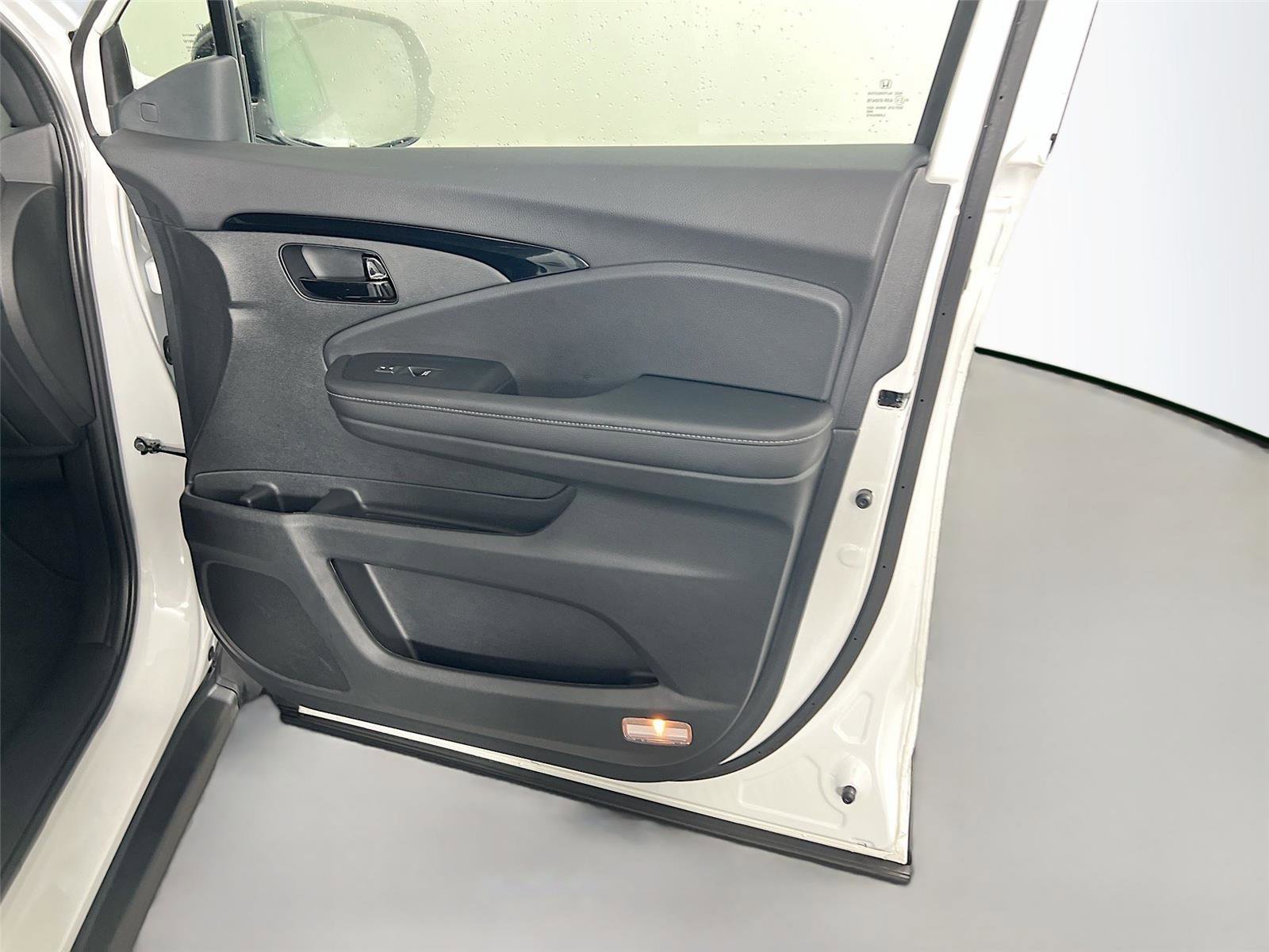 Used 2023 Honda Passport Elite image 27