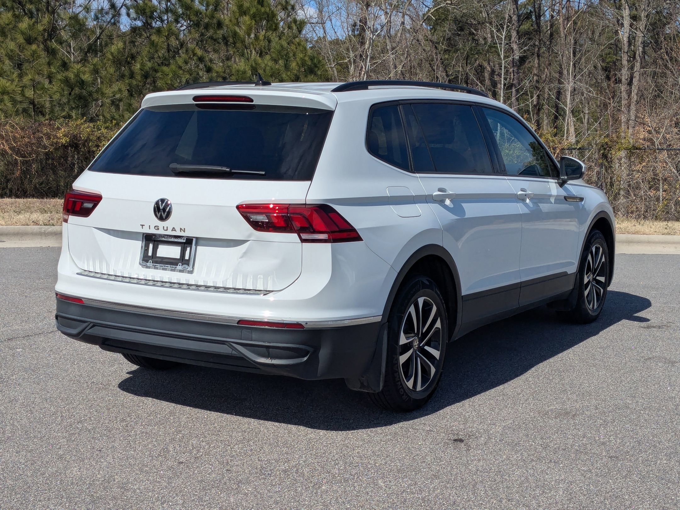 Used 2023 Volkswagen Tiguan S image 6