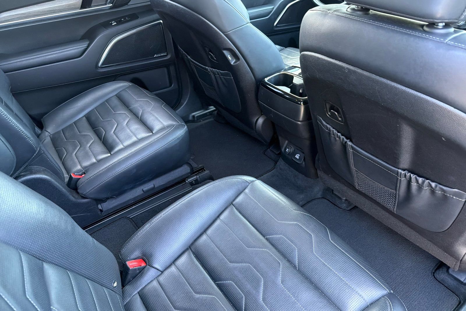 Used 2022 Kia Telluride SX w/ SX Prestige Package image 19