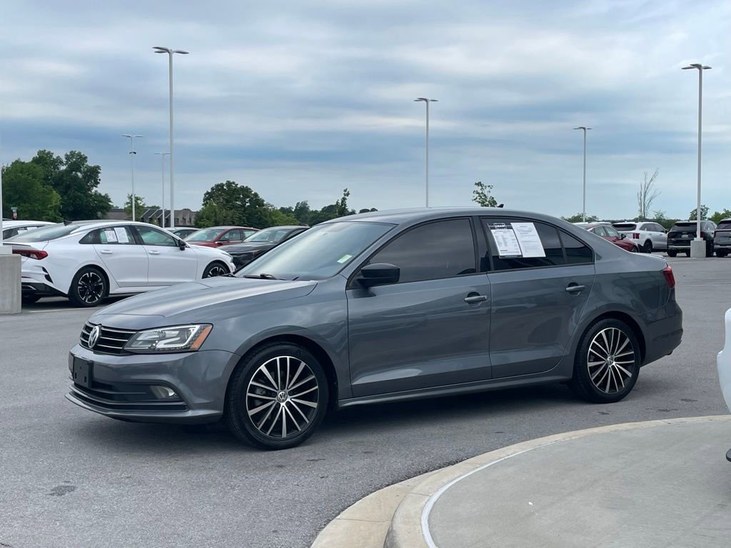 Used 2015 Volkswagen Jetta Sport FWD image 4