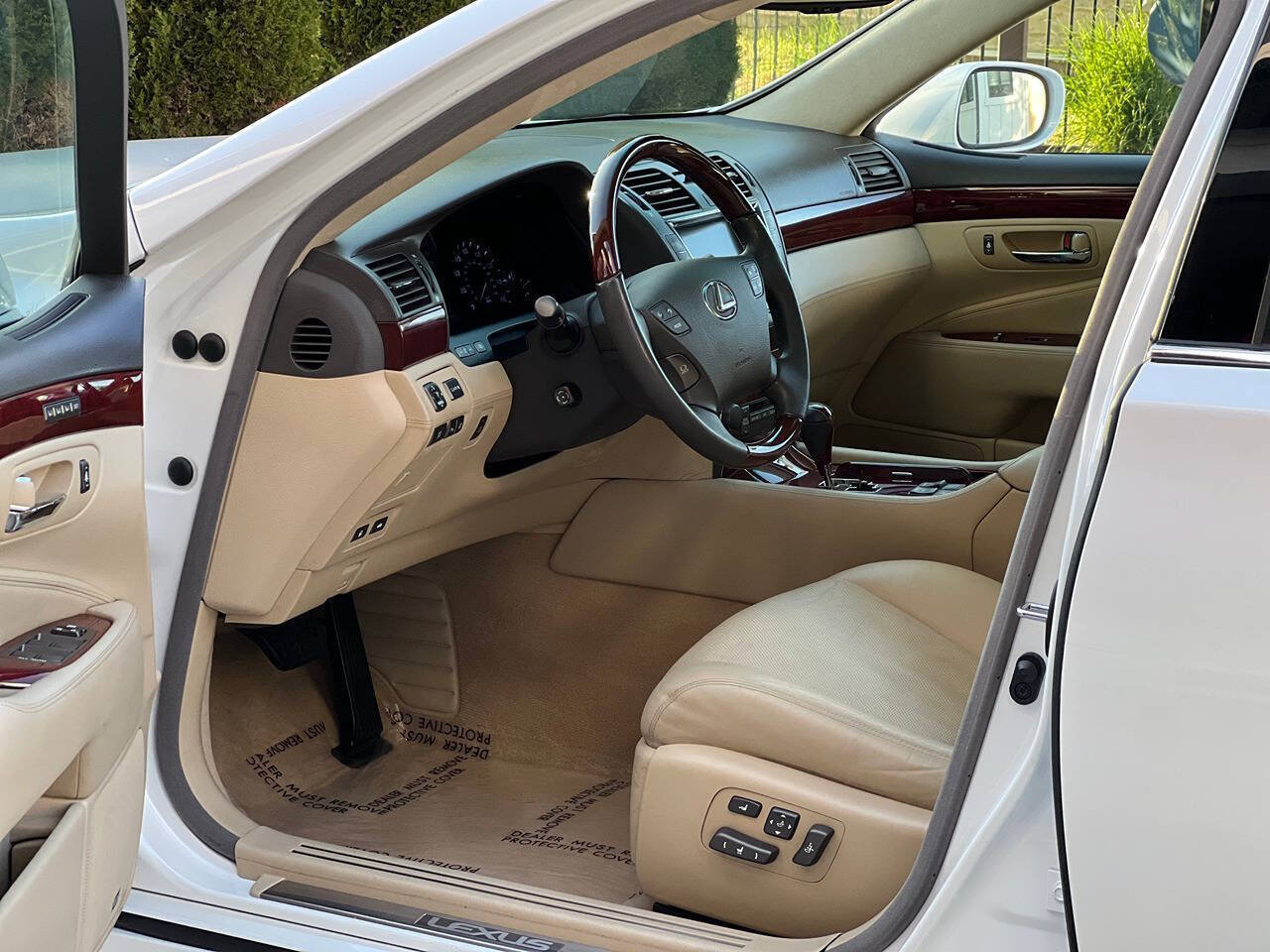 Used 2007 Lexus LS 460 L RWD image 70