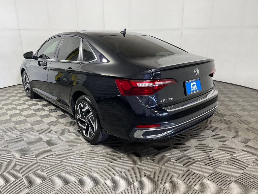 Used 2023 Volkswagen Jetta SEL FWD image 5