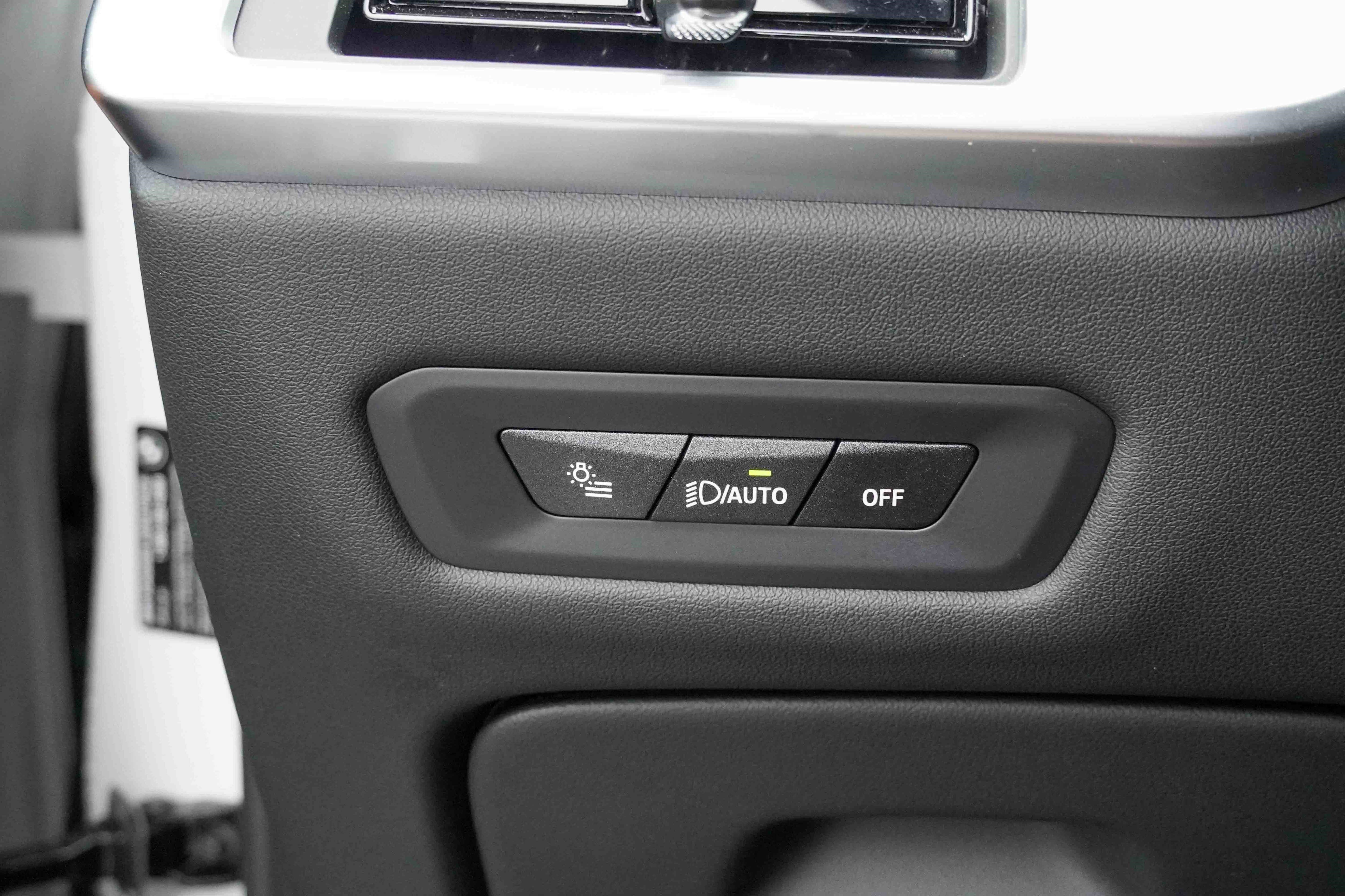 Certified 2025 BMW X5 xDrive40i w/ Climate Comfort Package image 18