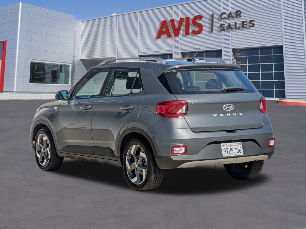 Used 2025 Hyundai Venue SEL image 9