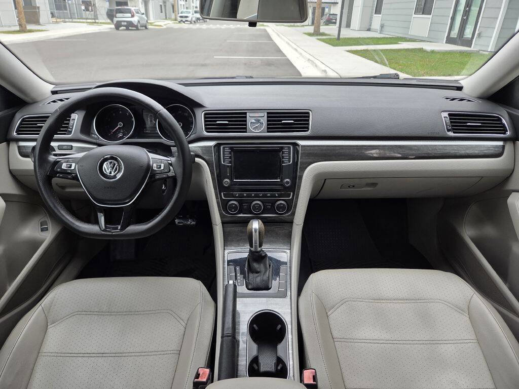Used 2016 Volkswagen Passat 1.8T SE w/ Lighting Package (P06) FWD image 19