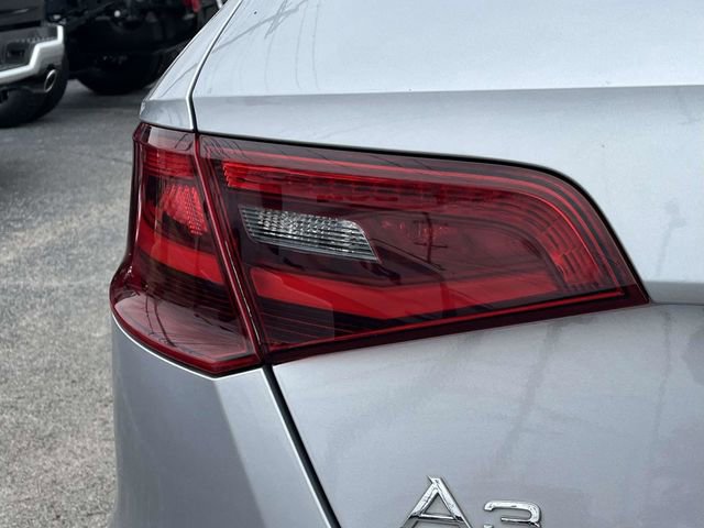 Used 2016 Audi A3 e-tron Premium Plus w/ Premium Plus Package FWD image 10