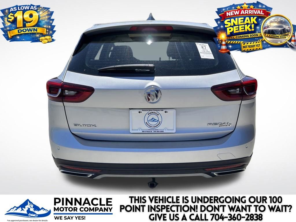 Used 2018 Buick Regal Essence w/ Driver Confidence Package #1 AWD/4WD image 3