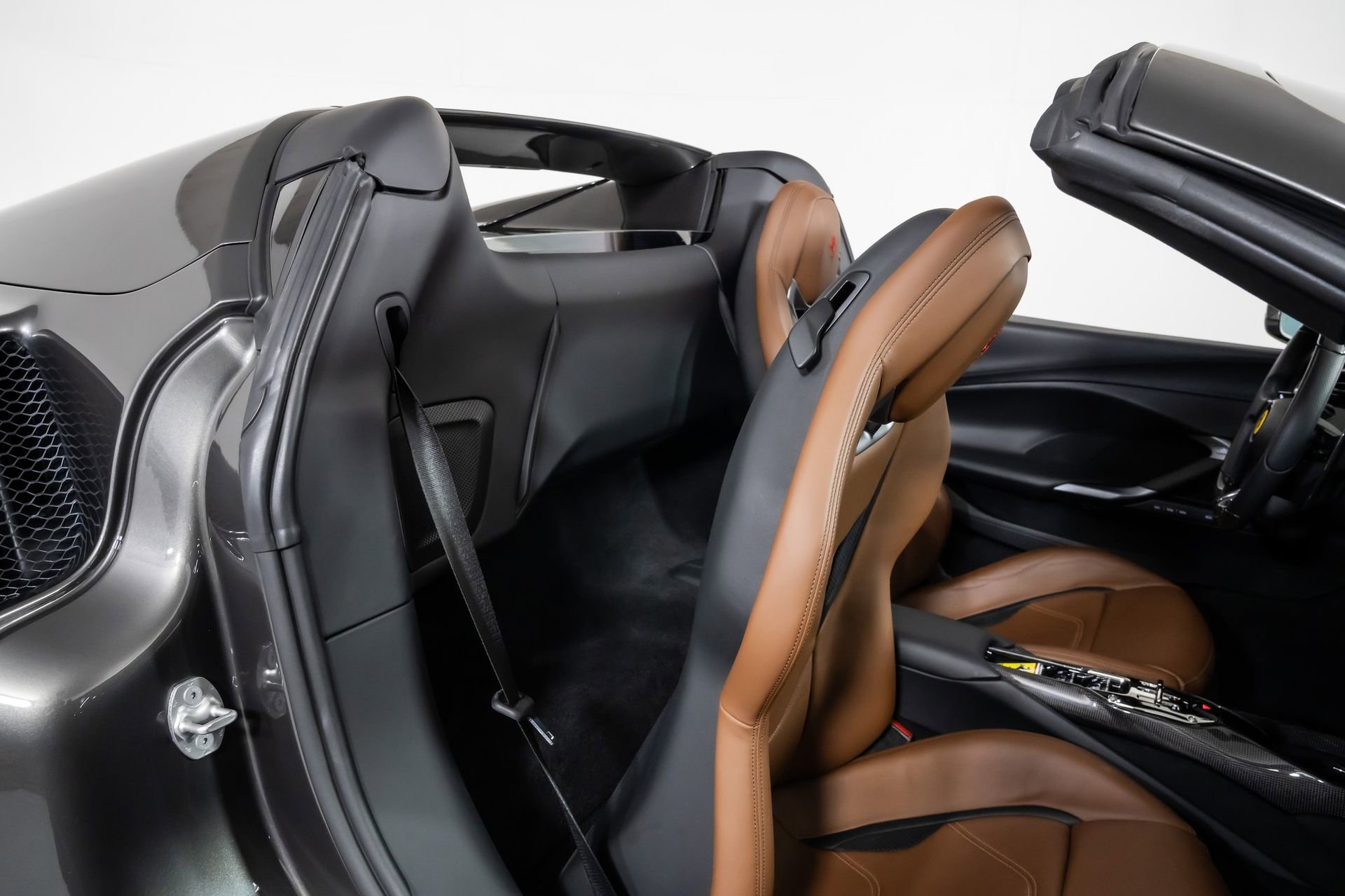 Used 2023 Ferrari 296 GTS RWD image 42