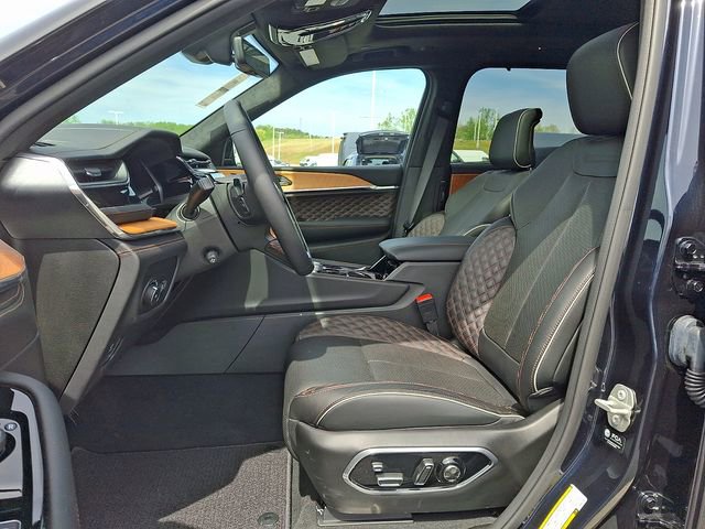 Used 2023 Jeep Grand Cherokee L Summit image 13