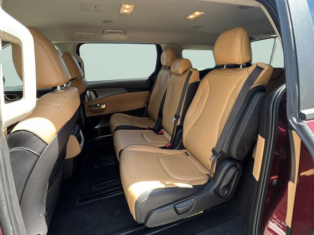 Used 2024 Kia Carnival LX FWD image 17