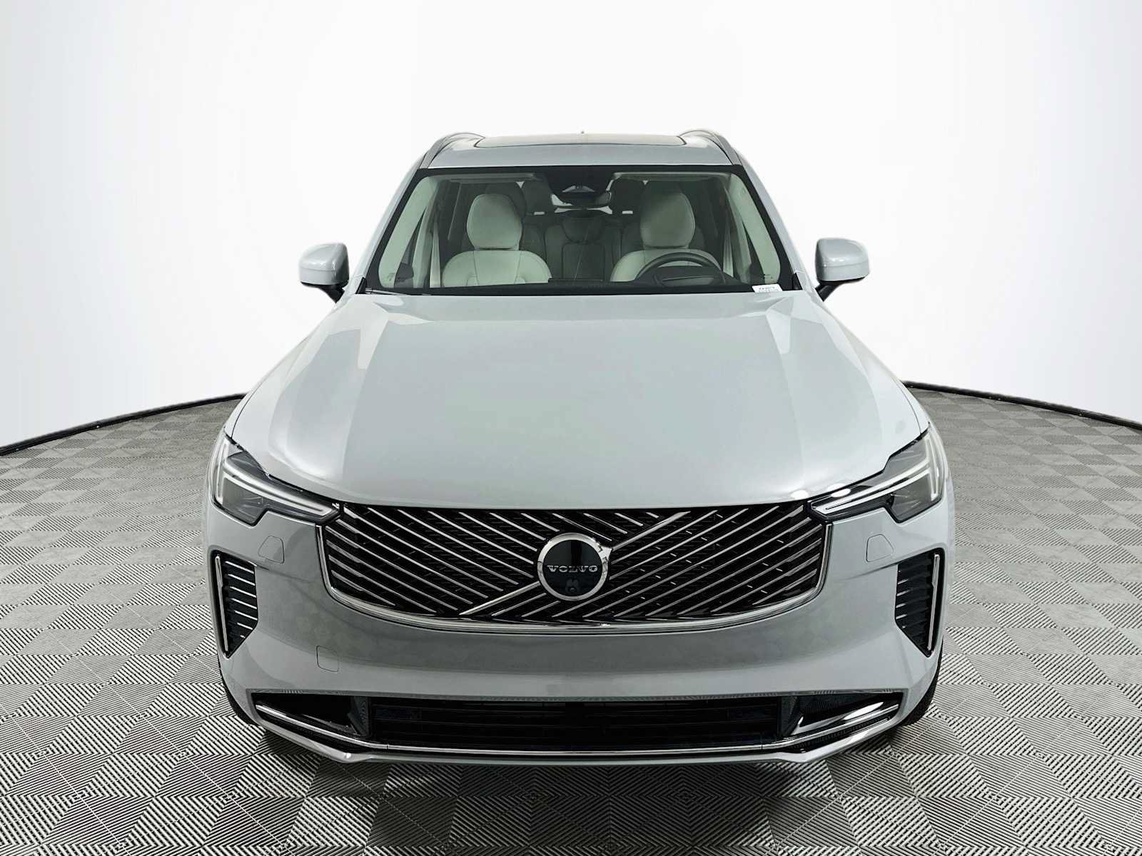 New 2026 Volvo XC90 T8 Ultra w/ Protection Package AWD/4WD image 2