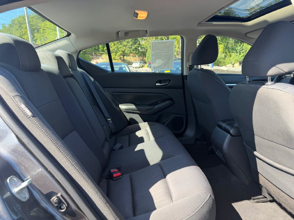 Used 2022 Nissan Altima 2.5 SV w/ SV Premium Package FWD image 14