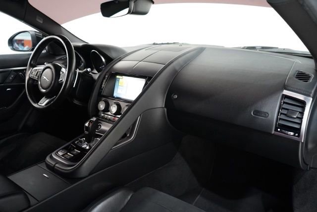Used 2018 Jaguar F-TYPE Coupe image 15