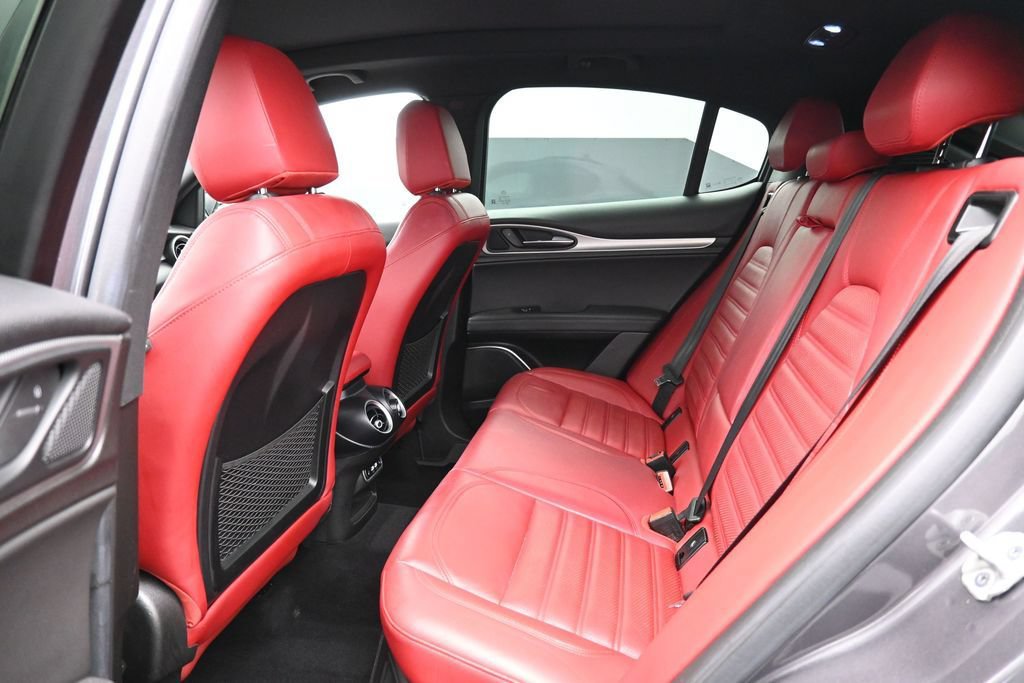 Used 2022 Alfa Romeo Stelvio Veloce AWD/4WD image 21
