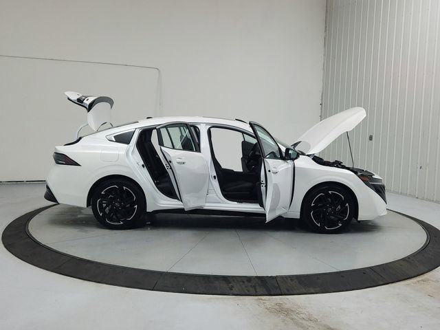 New 2026 Nissan Sentra SR w/ SR Premium Package image 16