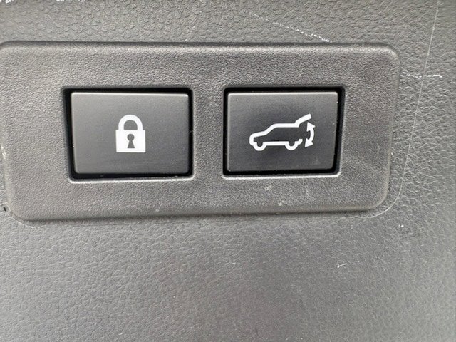 Used 2023 Subaru Outback Premium image 8