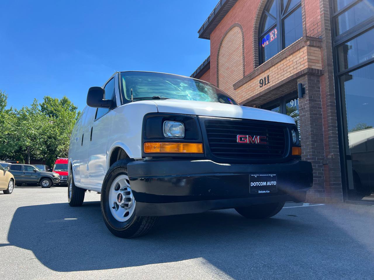 Used 2017 GMC Savana 2500 RWD image 16
