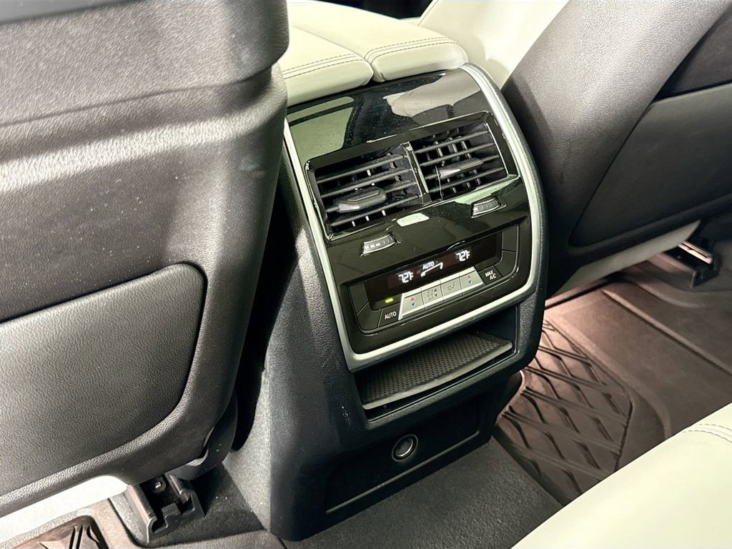 Used 2023 BMW X5 sDrive40i w/ Executive Package image 16