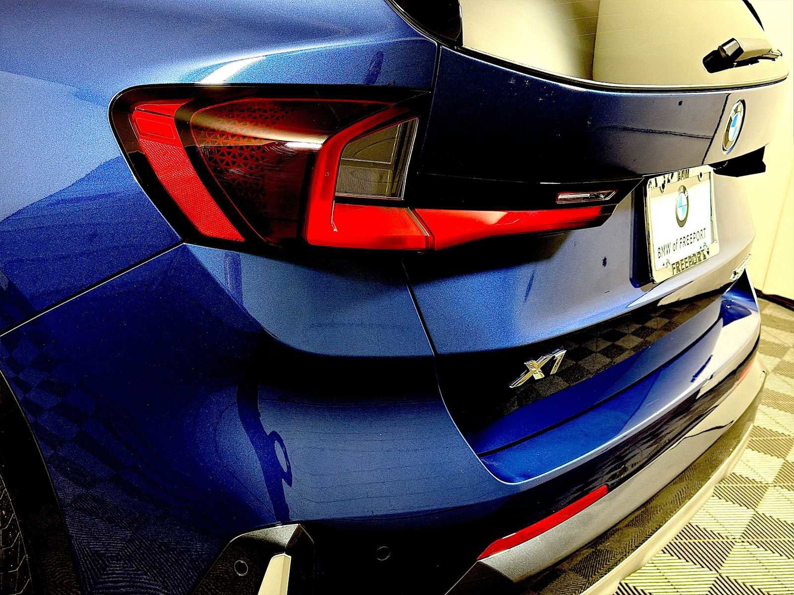 Used 2025 BMW X1 xDrive28i w/ Premium Package image 27