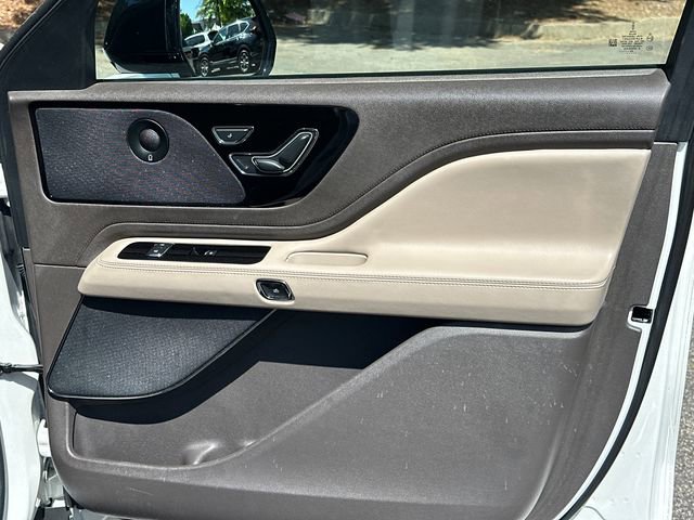 Used 2023 Lincoln Aviator Reserve w/ Equipment Group 201A RWD image 17