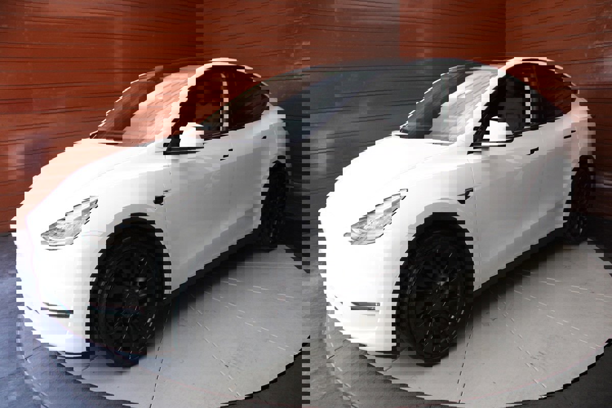 Used 2020 Tesla Model Y Performance image 5