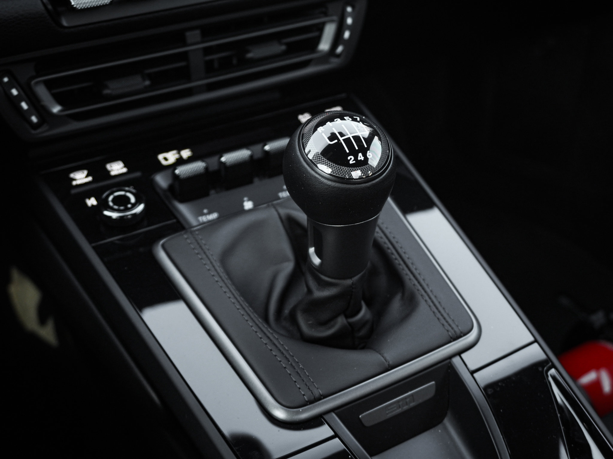 Used 2024 Porsche 911 Carrera T image 30