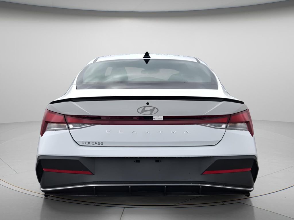 Certified 2025 Hyundai Elantra Sport image 6
