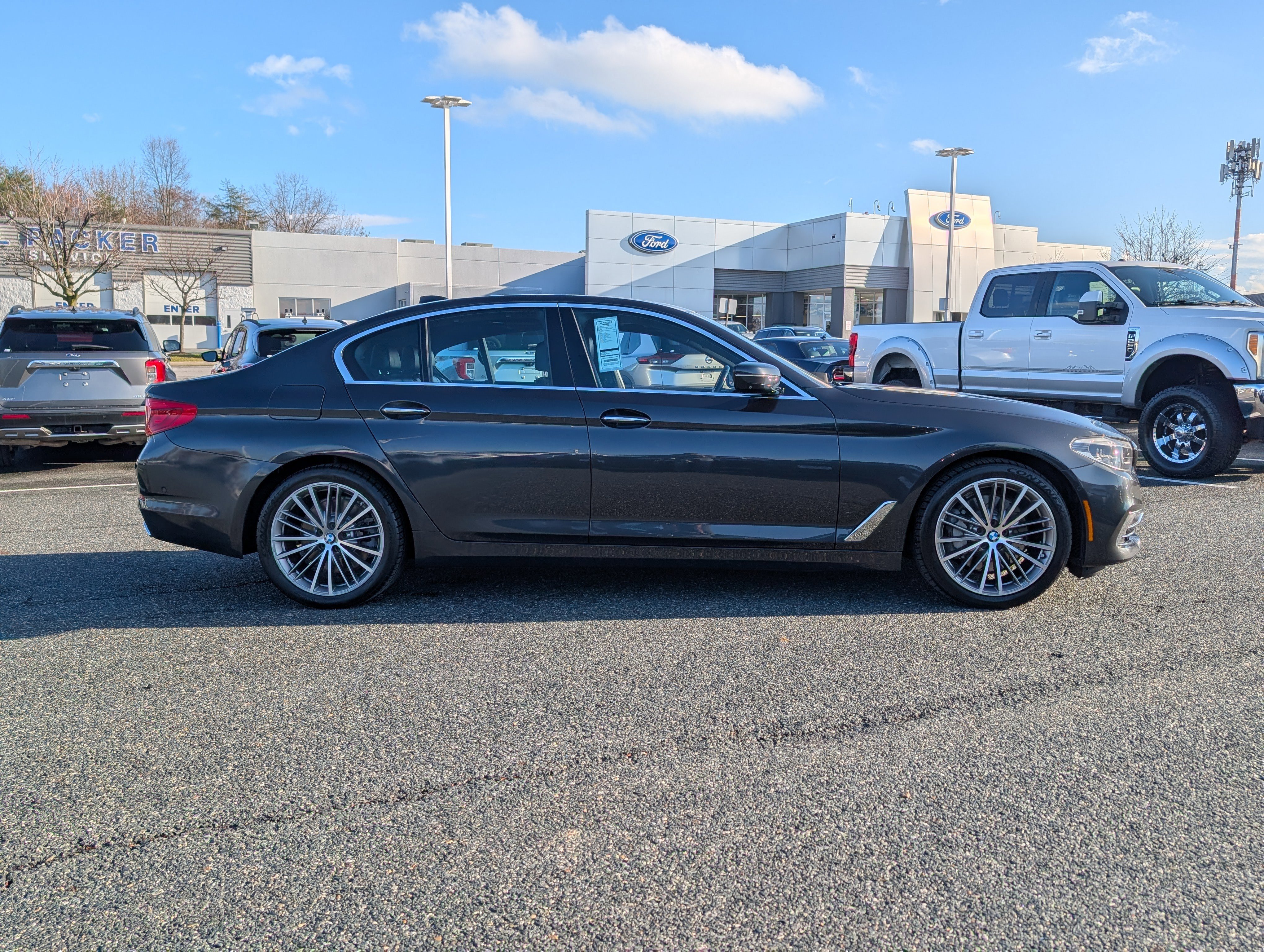 Used 2018 BMW 540i xDrive image 2