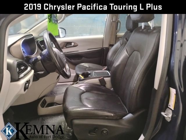 Used 2019 Chrysler Pacifica Touring-L Plus image 3