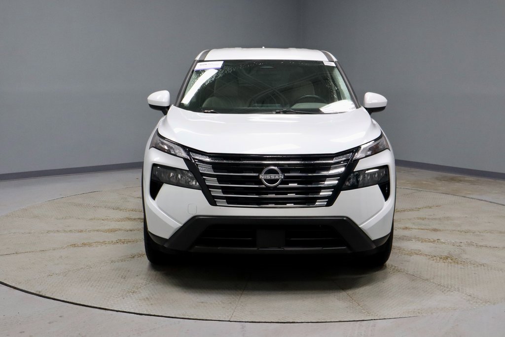 Certified 2025 Nissan Rogue SV image 5