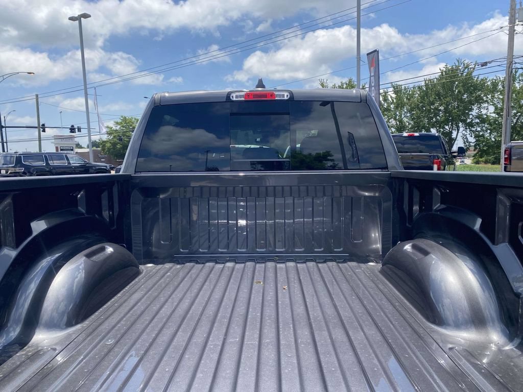 New 2026 RAM 1500 Express AWD/4WD image 8