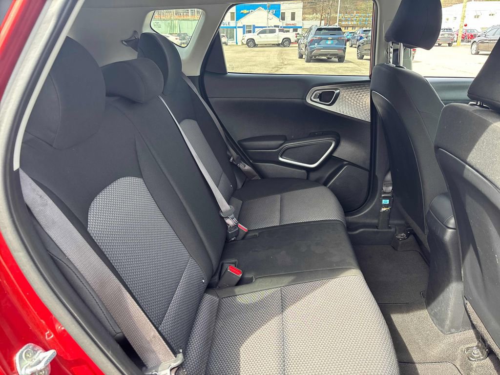 Used 2023 Kia Soul LX w/ LX Technology Package image 27