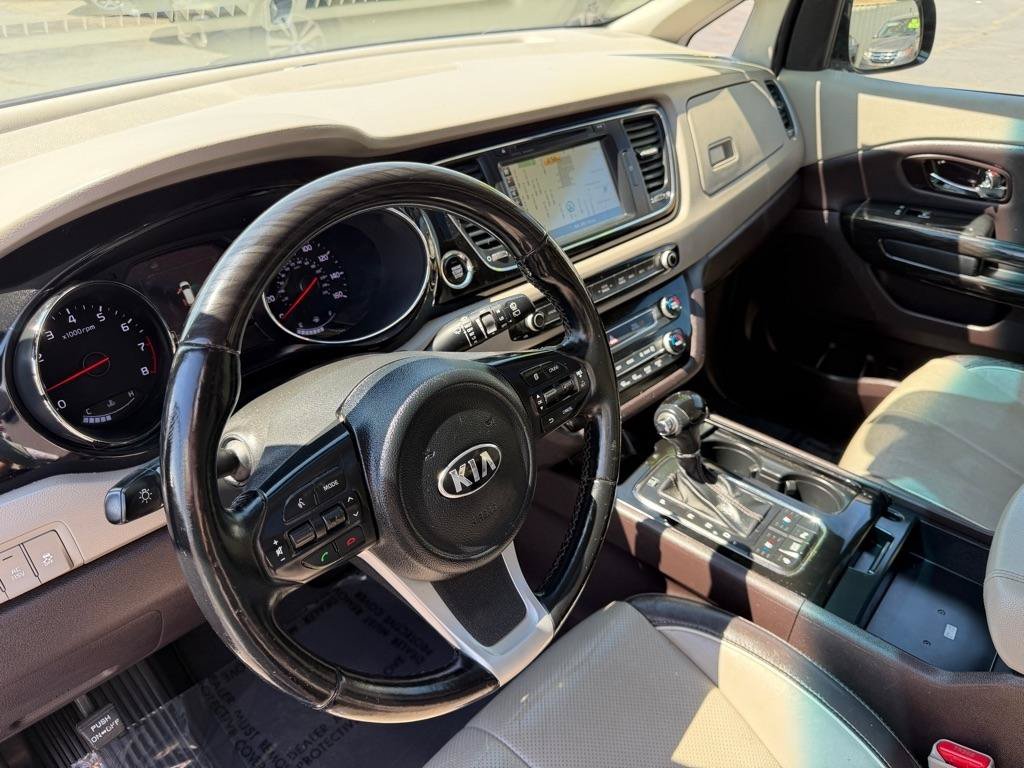 Used 2016 Kia Sedona SX Limited FWD image 38