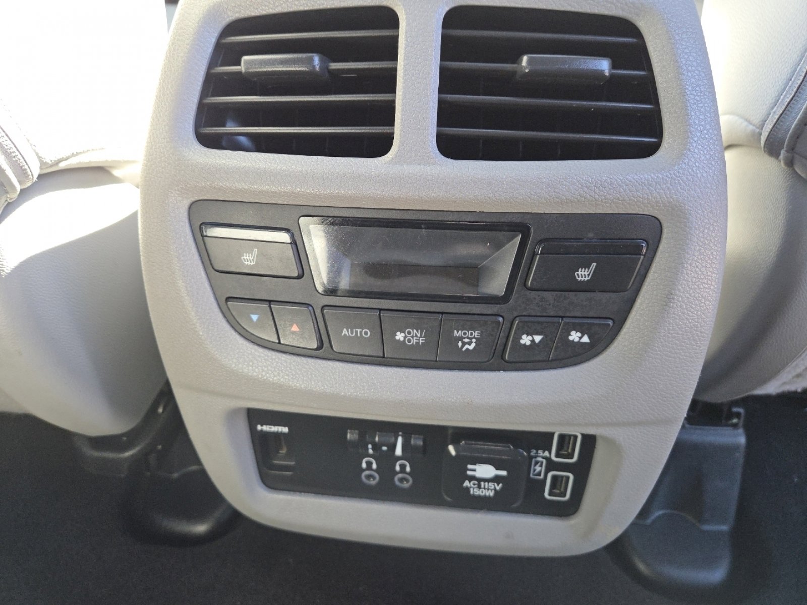 Used 2022 Honda Pilot Touring image 22