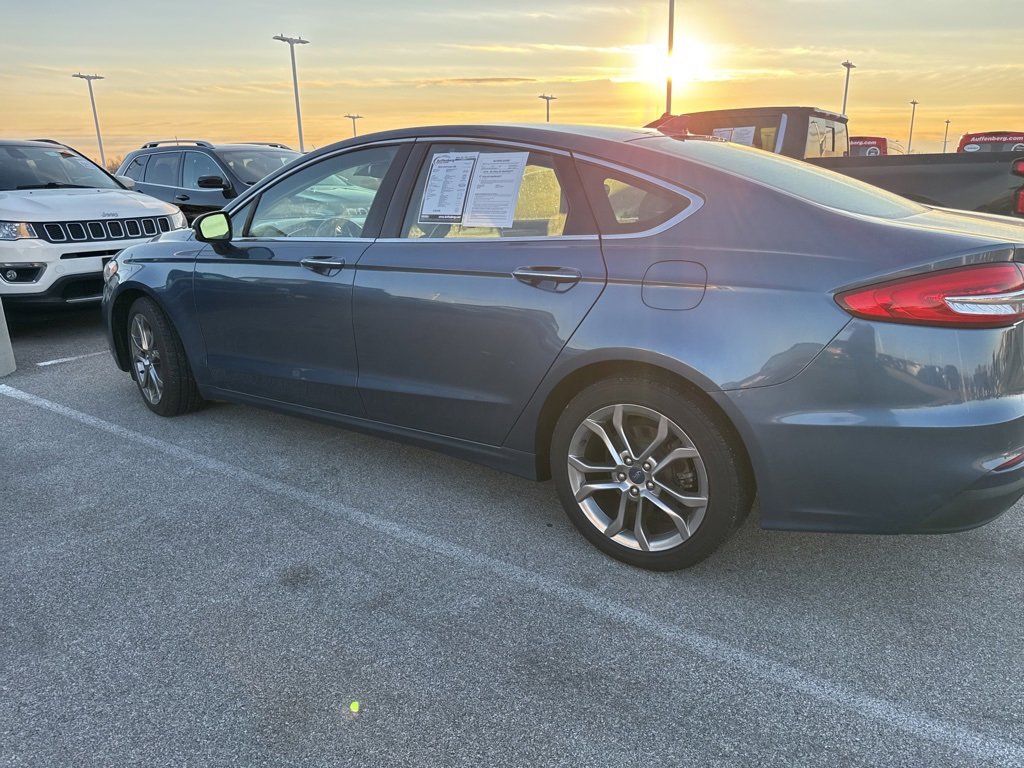 Used 2019 Ford Fusion SEL image 4